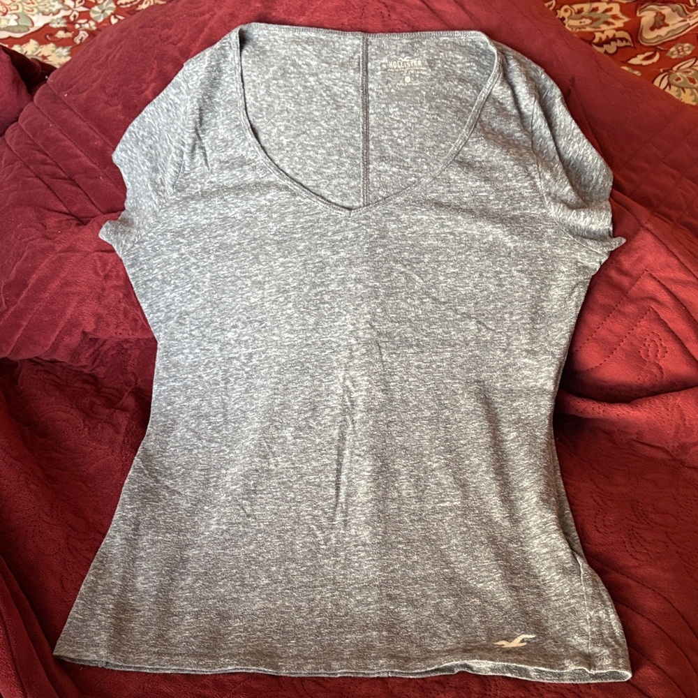 Hollister Heather Gray V-Neck Women's Top